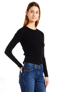 sweater_blk_crew_0577.jpg