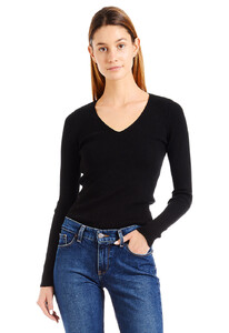 sweater_blk_vneck_0610.jpg