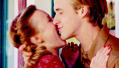 titanic-thenotebook-parallels-06.gif.c9f47d27f8a41a4d09cbd87f6faa7dfb.gif