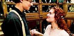 titanic-thenotebook-parallels-17.gif.be215b4540a57b5dcc63f33d7be295eb.gif