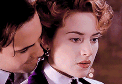 titanic-thenotebook-parallels-46.gif.eb401832e54f3883b19eb8dc38371524.gif