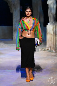 versace-ss21-look019-a3faa0.thumb.JPG.c3590cb2c9c007328a86b44dbceae142.JPG