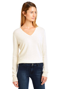 vneck_cream_0022.jpg