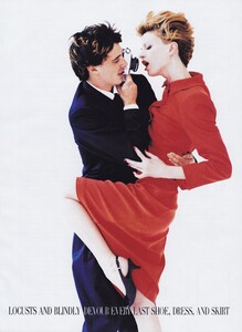 von_Unwerth_US_Vogue_August_1995_04.thumb.jpg.07d914a095817d845cb4749cfc7533ea.jpg