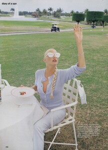 von_Unwerth_US_Vogue_June_1994_07.thumb.jpg.da8d17552ed61f93a4c2422f822c25f3.jpg