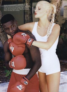 von_Unwerth_US_Vogue_June_1994_10.thumb.jpg.27275bc0ee56d9ecf1b7278eedfd5e0b.jpg