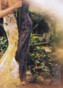 von_Unwerth_US_Vogue_May_1997_06.thumb.jpg.8e17976a35b18c6c788bc9db88b6c0c7.jpg