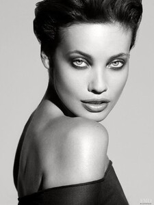 000000335129-stephanie_corneliussen-fullsize.jpg