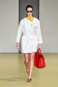 00006-SALVATORE-FERRAGAMO-RTW-Spring-21-credit-BRAND.thumb.jpg.994d159cd33149ff2b6c185684b0a145.jpg