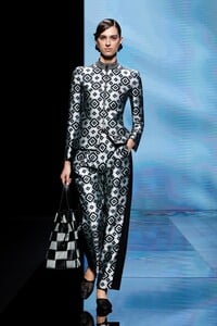 00040-giorgio-armani-RTW-spring-21.thumb.jpg.203c0e72108d3ca54fcd69ec26822b13.jpg