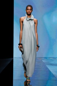 00069-giorgio-armani-RTW-spring-21.thumb.jpg.57f5f89ebde5b614e0ea4cde9b3e6219.jpg