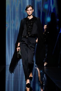 00080-giorgio-armani-RTW-spring-21.thumb.jpg.d686106525baf56bd663cbc1f883f90b.jpg