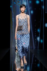 00089-giorgio-armani-RTW-spring-21.thumb.jpg.431bf4930d40de3285470b187332307e.jpg