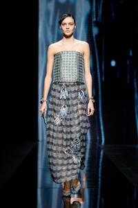 00093-giorgio-armani-RTW-spring-21.thumb.jpg.1d006f789d9b354b805272b1bbfe75c6.jpg