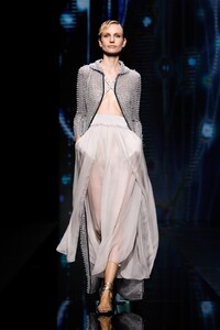 00095-giorgio-armani-RTW-spring-21.thumb.jpg.1f6359256abf155d40401c1158de2076.jpg