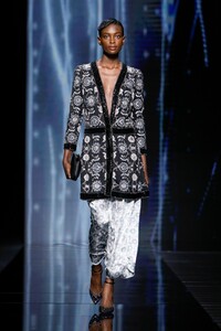 00098-giorgio-armani-RTW-spring-21.thumb.jpg.cf259074dabf332ce04c44761437143b.jpg