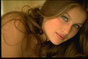 002-women-laetitia-casta-richard-melloul-close-starwiki.org.jpg