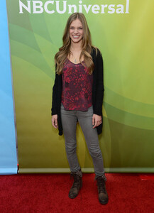 0706191152815_2_Tracy_Spiridakos_NBCUniversal_2013_Winter_Fz4yu3zkKXbl.jpg