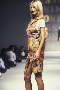 1025188831_Missoni1996WomenRTW16.thumb.jpg.375404af54355f1fe4c3317fe141f53b.jpg