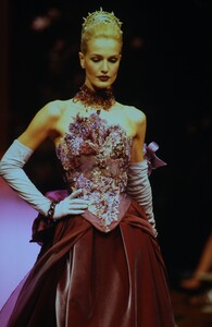 1067452304_ChristianLacroixCoutureFall1995(27).thumb.jpg.aa6e1fc2a518af34068e16beaf4a14f2.jpg