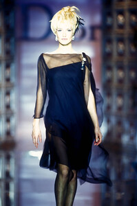 108979869_ChristianDior1996HauteCouture135.thumb.jpg.3353c5c61191243e2225624b0fa81d8e.jpg