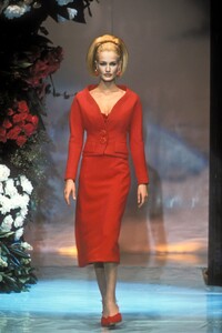 1111113478_ChristianDior1996HauteCouture17.thumb.jpg.45c4ee468635828d5ae2817d6dfa65a8.jpg