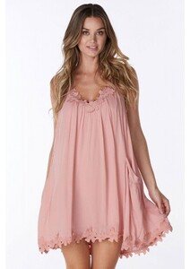 Warm weather and a flowy shift dress is a match made in heaven_.jpg