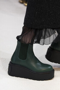 Valentino+Fall+2020+Details+1nBgcLS0j8Yx.jpg