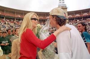 Claudia Schiffer y Carlos Moyá en el Mallorca Open de Tenis del 98.jpg