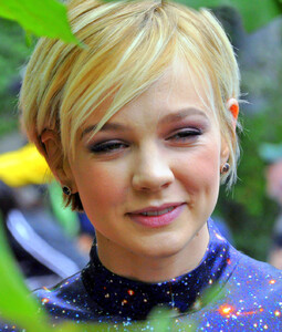 1200px-Carey_Mulligan_2010.jpg