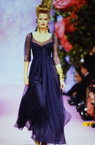 1221258710_christian-lacroix-hc-ss-1994(14).thumb.jpg.59313af603f4b37f3eeac6142e74f398.jpg