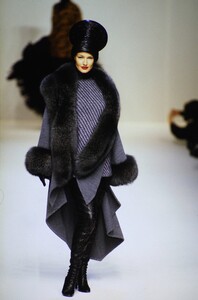 1265158604_JeanLouisScherrerCoutureFall1994(6).thumb.jpg.67bd852d2d16c24515fdbcdc44587e79.jpg