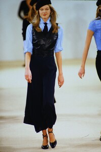 1297155339_RalphLaurenSpring1994(19).thumb.jpg.385b37d7760a8a334d089a56676c06c4.jpg