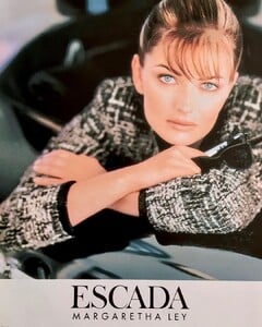 escada 90s.jpg