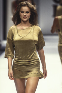 1429264487_Missoni1994WomenRTW46.thumb.jpg.c79e0e02aea3c5963f6f047157ad0c10.jpg