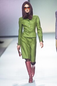 1442793094_Valentino2000WomenRTW103.thumb.jpg.6199bf9e37e471fa76ef7b5d323d22e6.jpg