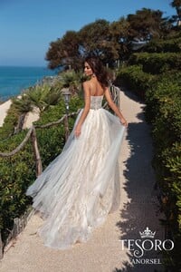 Perfect wedding dresses Tesoro (22).jpg