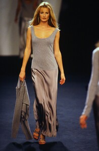 170858248_donna-karan-fw-1994(6).thumb.jpg.6e420313d23539b35788e2ac560ab1ef.jpg