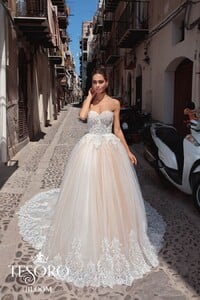 Perfect wedding dresses Tesoro (8).jpg