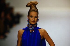 1791690526_JeanLouisScherrerCoutureSpring1994(15).thumb.jpg.d85e2f6d4b85c68efa5cff65d98a8b63.jpg