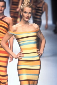 1812361092_HerveLeger1997WomenRTW167.thumb.jpg.39bbd2c1f616c2d76c9fa61033b8f547.jpg