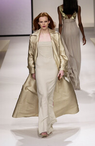 1835223184_Valentino2000WomenRTW61.thumb.jpg.3cb0645d71f4971a37764cc80c0db3b5.jpg