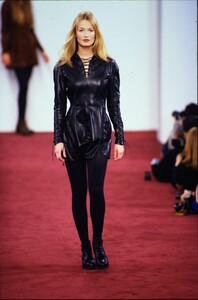 185623090_ralph-lauren-fw-1994(3).thumb.jpg.e529fc863eaee4a8fe62eb929921801d.jpg