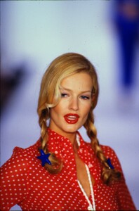 1863417612_MarcJacobsSpring1995(10).thumb.jpg.54ace0e6834a002f622371ef4b0bb798.jpg