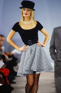 1928315394_donna-karan-ss-1992(4).thumb.jpg.e3825bceef93ef41685dc8e0f960a6fb.jpg