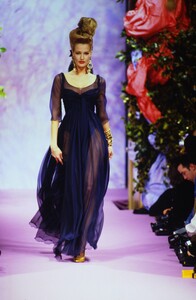 193621737_christian-lacroix-hc-ss-1994(13).thumb.jpg.7582c81bbd5efb6a9ea604e80bb41543.jpg