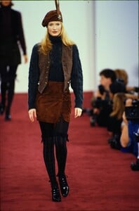 196177033_ralph-lauren-fw-1994(7).thumb.jpg.fb96a100337ade8cbefb86fbde95a99b.jpg