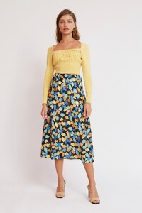 202003055_yves_knit_810-sunflower_202003030-3_sirene_skirt_501-black_fleur_sh_39896.jpg