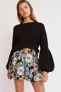 202003128_vivi_knit_001-black_202003025-1_sylvie_short_031-black_floral_g_38791.jpg