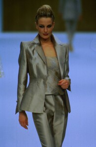 2056617841_escada-ss-1998(2).thumb.jpg.69236226cda33f9930bac9bfbf76a869.jpg